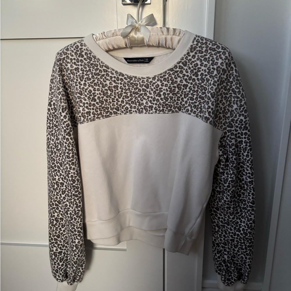Abercrombie and fitch crew neck